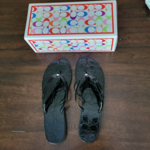New COACH Juney Patent Leather Flip Flops Sandals NWT Black Women's Size 8 - Picture 3 of 10